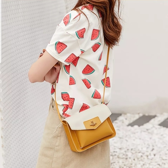 Soft vegan leather Crossbody Messanger bag purse - Picture 2 of 8